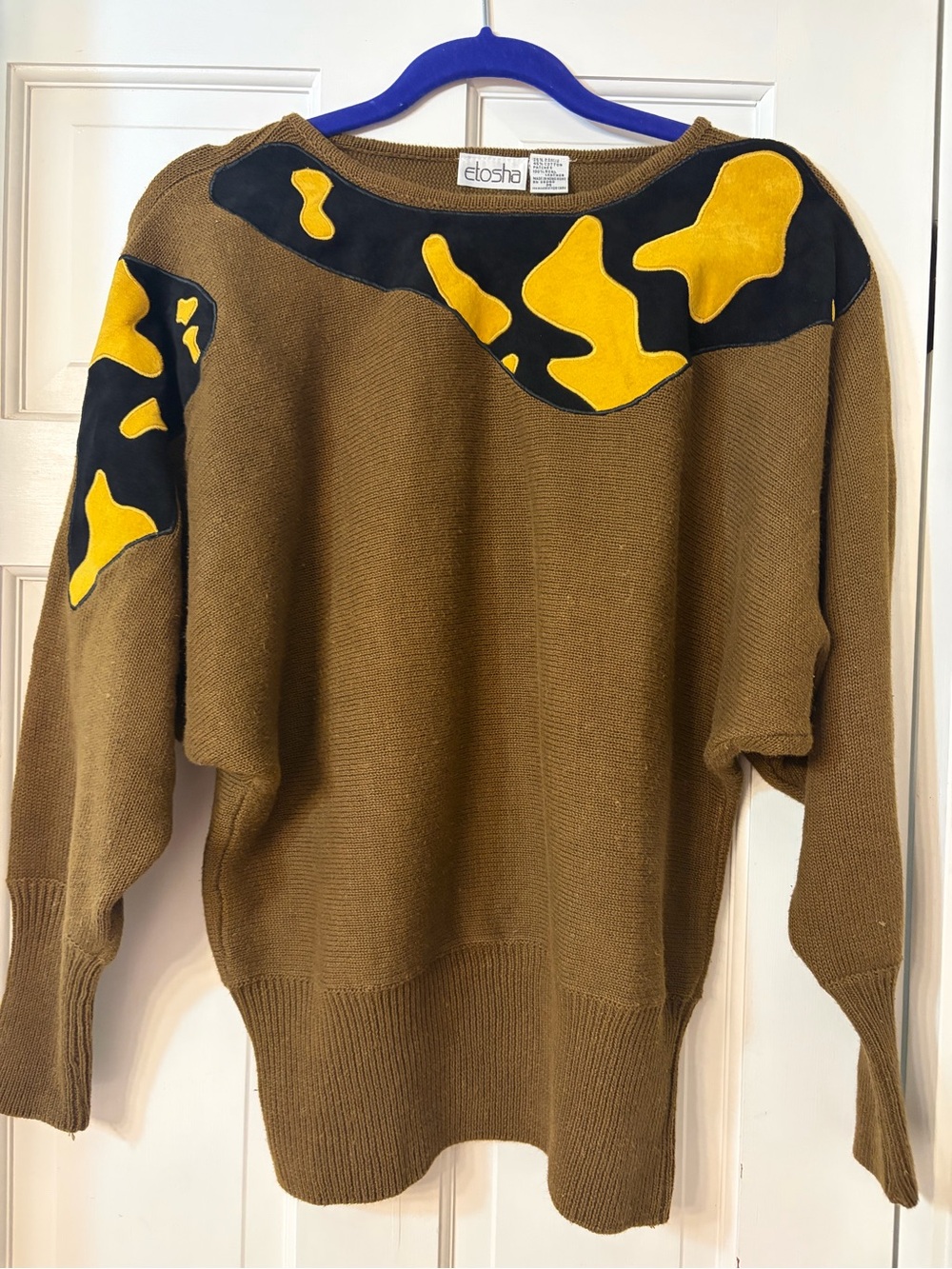 VINTAGE LEATHER appliqué women’s size medium sweater